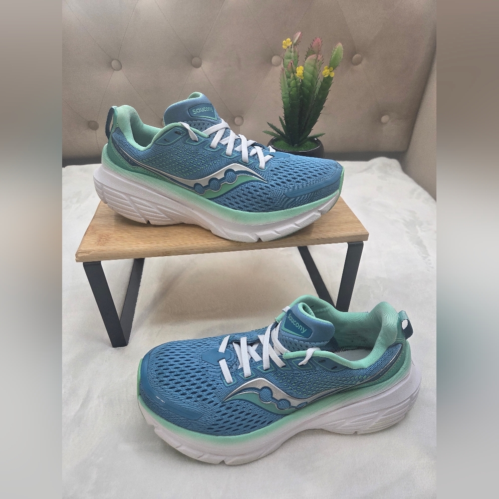 Saucony Guide 17 Blue Mint Running Shoes Sz 9.5 Stability Trainer
